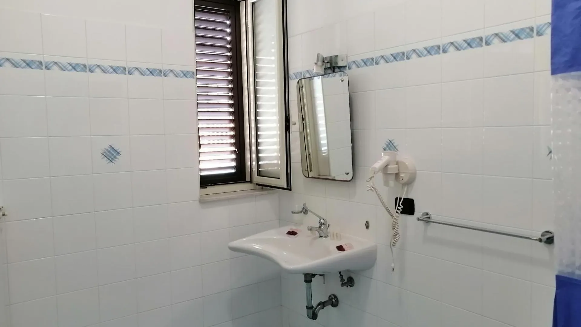 Megaron Hotel بوزالو